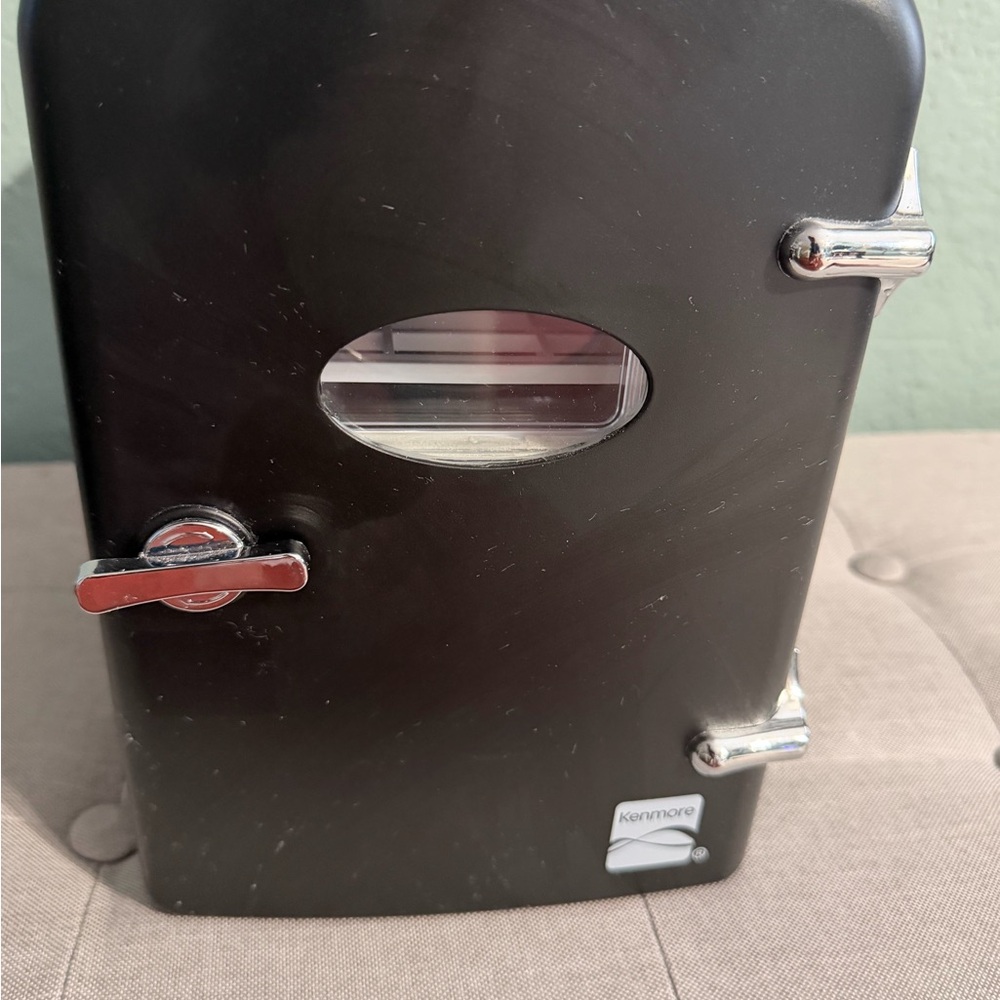 Compact Black Mini Fridge - Picture 6 of 13